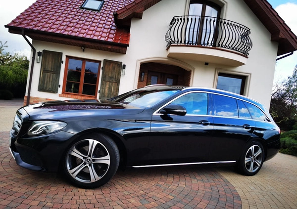 Mercedes-Benz Klasa E cena 89900 przebieg: 178000, rok produkcji 2017 z Ćmielów małe 529